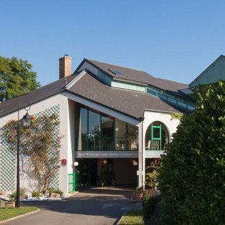 Séjour avec vue sur le Golf et Petit-Déjeuner au Golf Hôtel Colvert Levernois (Beaune, Côte-d'Or - 11)
