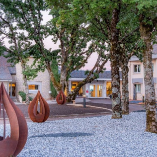 Nuit Gastronomique : Chambre Supérieure avec Menu et Spa à l'Hôtel Causse Comtal Rodez, The Originals Relais (Gages, Aveyron - 12)
