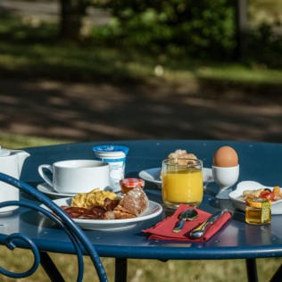 Nuit Gastronomique : Chambre Supérieure avec Menu et Spa à l'Hôtel Causse Comtal Rodez, The Originals Relais (Gages, Aveyron - 12)