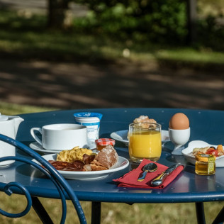 Séjour relaxant : Nuit en Chambre Supérieure avec accès au Spa à l'Hôtel Causse Comtal Rodez, The Originals Relais (Gages, Aveyron - 12)