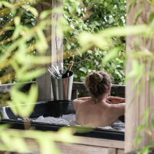 Séjour Gourmand en Hébergement Premium avec Jacuzzi au Domaine des Près Verts (Jouey, Côte-d'Or - 21)