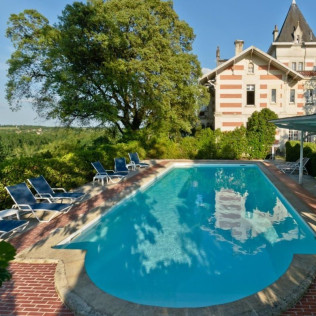 Séjour en Chambre Double Supérieure avec Spa et Menu à l'Hôtel L'Yeuse (Châteaubernard, Nouvelle-Aquitaine - 16) - Offre du mardi au vendredi