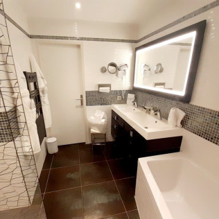 Séjour en Chambre Luxe avec Menu et Spa à l’Auberge de Cassagne 5* (Le Pontet, Vaucluse - 84)