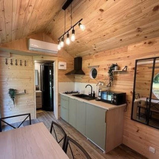 Séjour Insolite dans La Scarabane des Chassaing avec Diner et Jacuzzi (Sassenay, Saône-et-Loire - 71)