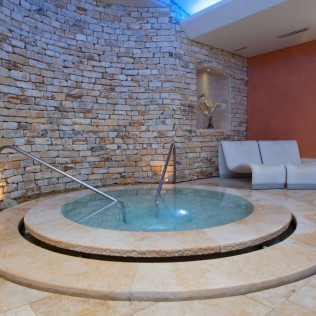 Séjour en Chambre Maison Classique avec Menu et Spa à l’Auberge de Cassagne 5* (Le Pontet, Vaucluse - 84)