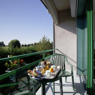 Séjour avec vue sur le Golf et Petit-Déjeuner au Golf Hôtel Colvert Levernois (Beaune, Côte-d'Or - 11)
