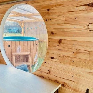 Séjour Insolite dans La Scarabane des Chassaing avec Diner et Jacuzzi (Sassenay, Saône-et-Loire - 71)
