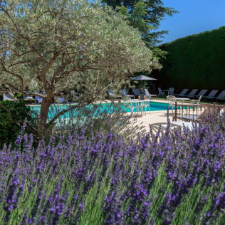 Séjour en Chambre Maison Classique avec Menu et Spa à l’Auberge de Cassagne 5* (Le Pontet, Vaucluse - 84)