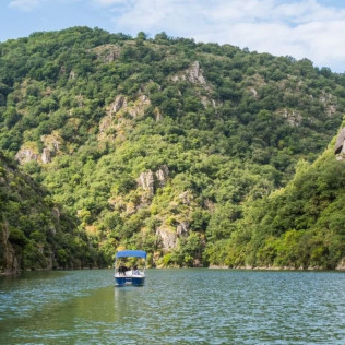 Apéro-Balade en Bateau à la Cascade des Baumes sur le Tarn (Le Mas de la Nauc, Aveyron- 12)