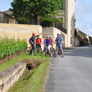 Balade en Vélo avec Visite de Châteaux et Dégustation de Vins à Bordeaux (Gironde- 33)