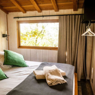 Séjour en Logement Insolite : Nuit en Cabane dans les Arbres avec Petit-déjeuner et Spa Privatif au domaine Cœur de Bull (Occitanie - 81)