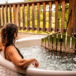 Séjour en Logement Insolite : Nuit en Cabane dans les Arbres avec Petit-déjeuner et Spa Privatif au domaine Cœur de Bull (Occitanie - 81)