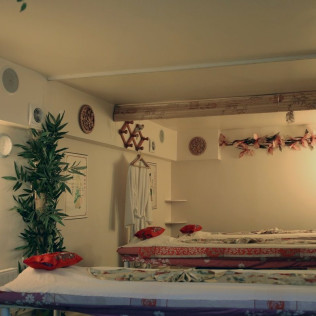 Massage Printemps Joyeux avec Soin Pierre Tourmaline à Lanqui Spa (Paris, Île-de-France - 75)