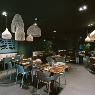 Accès Classique à Caldea de Nuit avec Déjeuner au Restaurant Blu (Andorre)