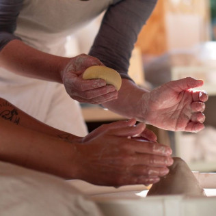 Cours de Tournage de Poterie au Studio Terre et Bien-être (Concarneau, Finistère - 29)