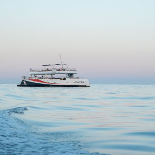 Croisière en Soirée avec Dîner en Catamaran (Var / Bouches-du-Rhône / Alpes-Maritimes)