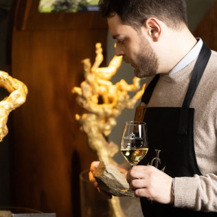 Visite Immersive aux Caves du Louvre et Dégustation de 3 vins avec un Sommelier (Paris, Île-de-France - 75)