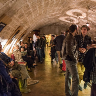 Visite Guidée et Dégustation de Vins Premium aux Caves du Louvre avec un Sommelier (Paris, Île-de-France - 75)