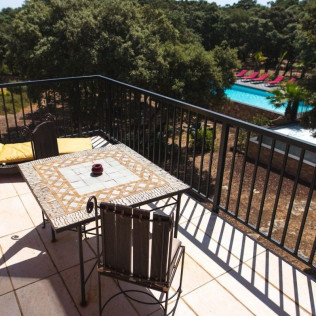 Séjour "Disini Touch" avec Petit-déjeuner et Dîner en 3 Services au Disini Hôtel Restaurant 4* (Castries, Hérault - 34)