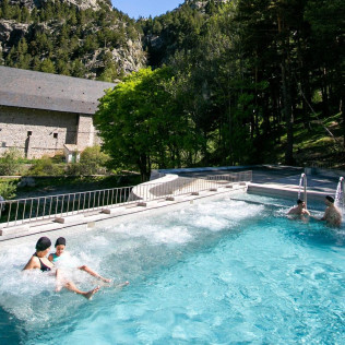 Séjour Romantique avec Dîner à l'Hôtel Resort Balneario de Panticosa 4* (Huesca, Espagne)