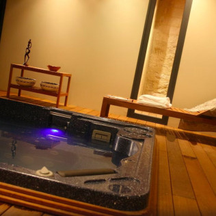 Accès au Hammam et Jacuzzi avec Massage Polynésien pour deux au Spa Esprit d'Ailleurs (Baillargues, Hérault - 34)