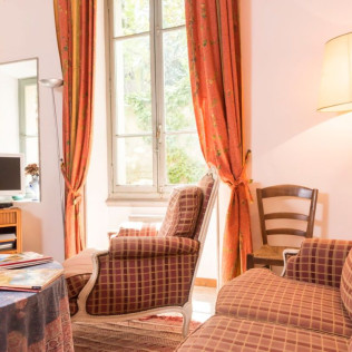 Séjour en Chambre d'Hôte avec Initiation Œnologique au Domaine Grand Guilhem (Cascastel-des-Corbières, Aude - 11)