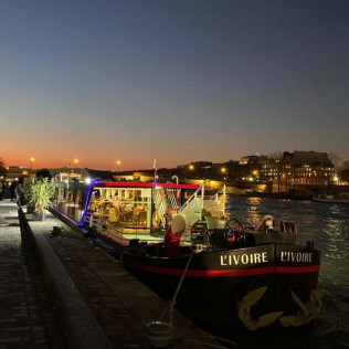 Croisière Restaurant sur la Seine et Hammam avec Massage à l’Huile & Pierres Chaudes pour deux au Saphir Thaï Spa (Paris, Île-de-France- 75)