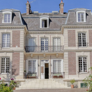 Séjour avec Petit Déjeuner et Dîner au Château d'Avesnes Le Castelet (Avesnes-en-Bray, Seine Maritime - 76) 