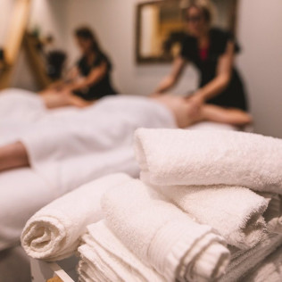 Matinée Bien-Être : Petit Déjeuner, Spa et Massage à l'Hôtel 1770 4* (Le Pontet, Vaucluse - 84)