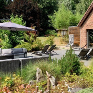 Séjour avec Piscine et Petit-Déjeuner à l'Espace Zen'Ing (Gondecourt, Nord - 59)