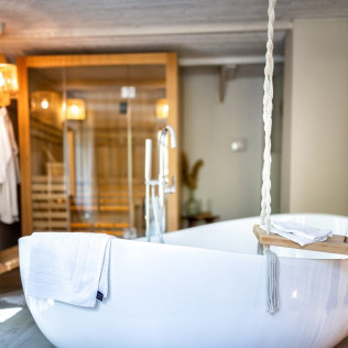Séjour avec Jacuzzi, Massages et Repas à Nuitées Bohèmes (Gajan, Gard - 30)