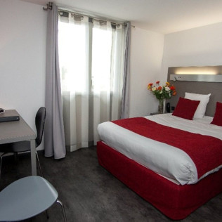 Baptême de Plongée avec Photos et Séjour avec Spa, Hammam et Sauna à l'Hôtel Les Dômes (Saint-Cyprien, Pyrénées-Orientales - 66)