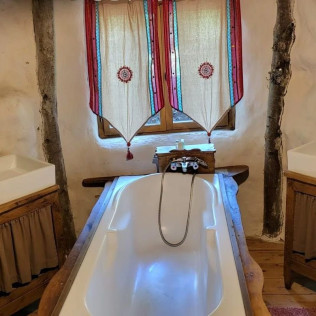 Séjour Insolite : Nuit dans La Cachette des Fées avec Accès au Spa Norvégien et Massage Californien ou Ayurvédique (Fère-en-Tardenois, Aisne - 02)