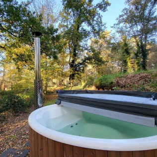Séjour Insolite : Nuit dans La Cachette des Fées avec Accès au Spa Norvégien et Massage Californien ou Ayurvédique (Fère-en-Tardenois, Aisne - 02)