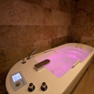 Forfait Spa avec Bain Hydromassant et Déjeuner pour deux à L'hôtel Les Oliviers (Loriol-sur-Drôme, Drôme - 26)