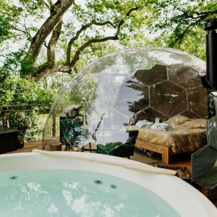 Séjour en Logement Insolite : Nuit dans un Dôme avec Jacuzzi Privatif aux Bulles Perchées de Lartigue (Margouet-Meymes, Gers - 32)