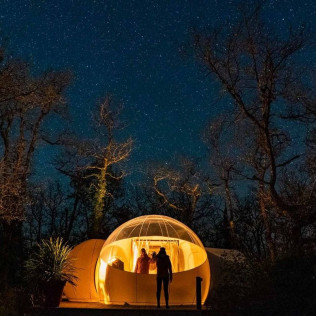 Séjour en Logement Insolite : Nuit dans une Bulle avec Petit-déjeuner et Spa Privatif au domaine Cœur de Bull (Cahuzac-sur-Vère, Tarn - 81)