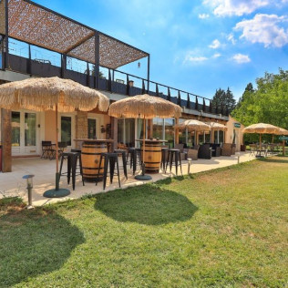 Séjour à Hôtel Déjeunez Sous l'Arbre : Chambre Premium pour deux (Rousset, Bouches-du-Rhône - 13)