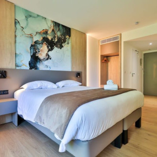Séjour à Hôtel Déjeunez Sous l'Arbre : Chambre Premium pour deux (Rousset, Bouches-du-Rhône - 13)
