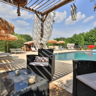 Séjour à Hôtel Déjeunez Sous l'Arbre : Chambre Premium pour deux (Rousset, Bouches-du-Rhône - 13)