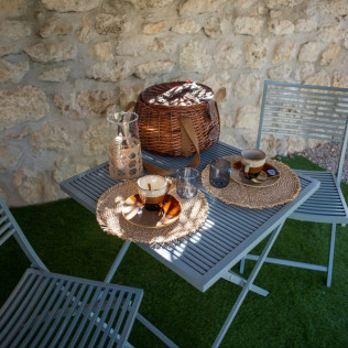 Séjour en Logement Insolite : Nuit en Love Room avec Petit-déjeuner et Spa Privatif au domaine Cœur de Bull (Cahuzac-sur-Vère, Occitanie - 81)