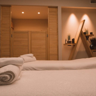 Rituel Corps Découverte Nectarome avec Gommage, Massage et Accès Piscine à l’Hôtel 1770 4* (Avignon, Vaucluse - 84)