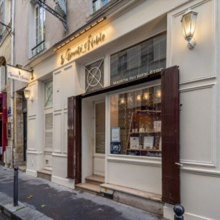Massage du Dos à Beauté Noble Paris (Île-de-France- 75)