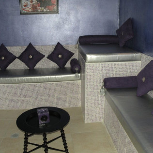 Le Rituel du Hammam avec Gommage et Enveloppement au Rassoul à Bahiya Spa (Élancourt, Yvelines - 78)