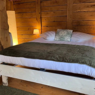 Séjour Insolite : Nuit en Cabane “Seuls au Monde” avec Massage Californien ou Ayurvédique (Fère-en-Tardenois, Aisne - 02)