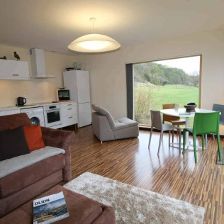 Séjour Insolite : 2 Nuits dans le Cube avec Accès au Bain Nordique au Domaine Pont Roche & Spa (Frénois, Bourgogne - 21)