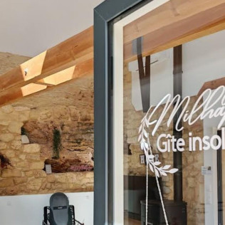Séjour Insolite : Nuit dans une Ancienne Grange avec Spa Privatif à MilhaRoc (Milhac, Lot - 46)