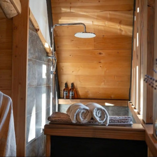 Séjour Insolite : Nuit dans la Cabane Petite Buëch avec Petit-déjeuner et Spa Privatif à Alpinest (Serres, Hautes-Alpes - 05)