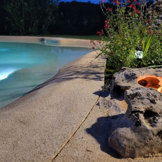 Séjour en Logement Insolite : Nuit dans une Arche Bioclimatique avec Spa Privé et Piscine Chauffée (Le Vignon-en-Quercy, Lot - 46)