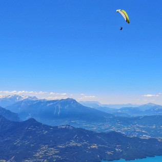 Baptême de Parapente au-dessus du Lac de Serre-Ponçon (Chorges, Hautes-Alpes - 05)